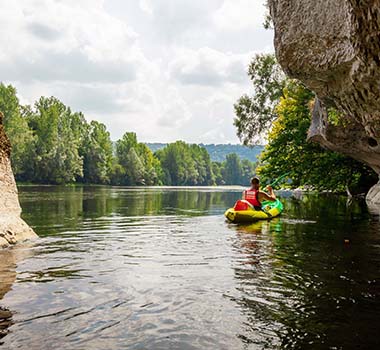 Canoë France Dordogne, descente en canoë à Saint Antonin Noble Val avec Nature Escapade sur l'Aveyron en Tarn-et-Garonne