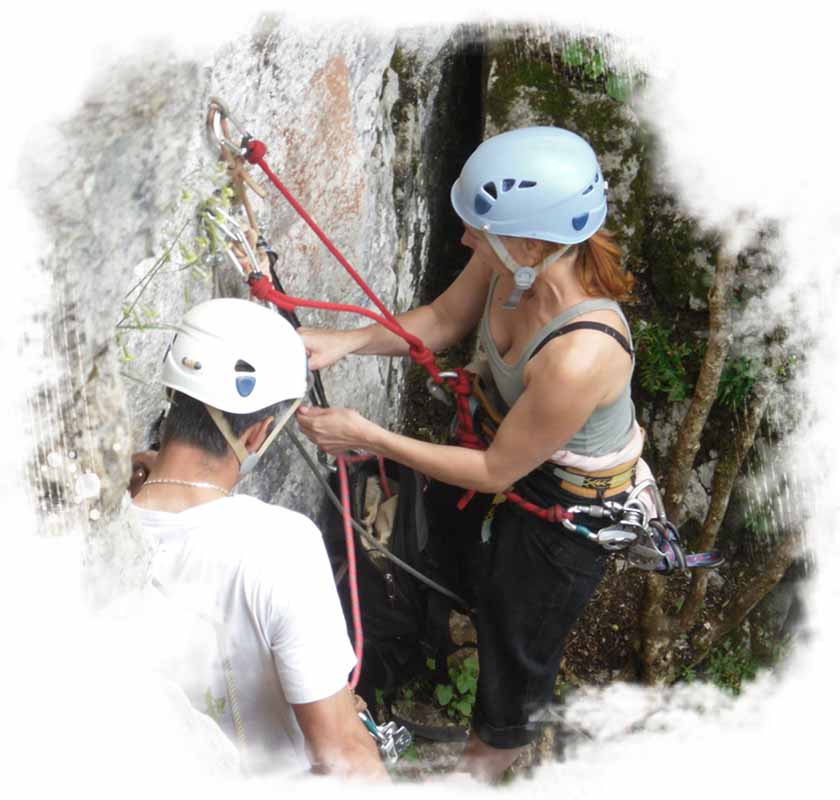 Parcours sensations en via ferrata à Saint Antonin Noble Val avec Nature Escapade dans le Tarn-et-Garonne 82