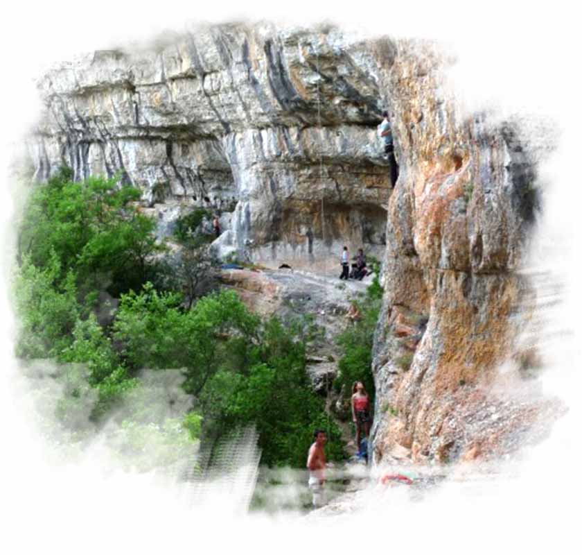 Matériel et sécurité en escalade et via ferrata à Saint Antonin Noble Val avec Nature Escapade dans le Tarn-et-Garonne 82